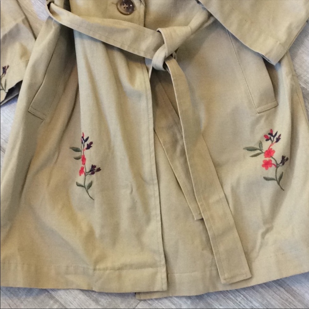 NWOT Nasty Gal Khaki Embroidered Trench Coat - Picture 7 of 8